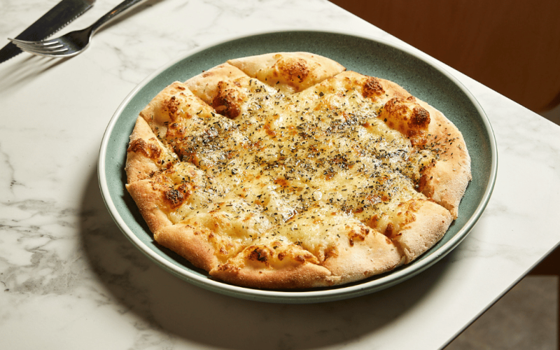 CHEESY GARLIC FOCACCIA